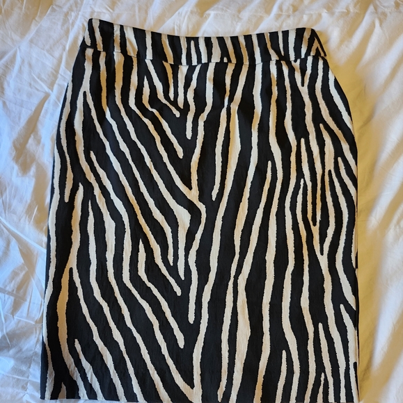 Cleo zebra print high-waisted stretch pencil skirt in size small - Picture 7 of 12